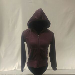 GIRL'S GRAPE VELOUR HOODIE TOP W/ DETAIL ON BACK